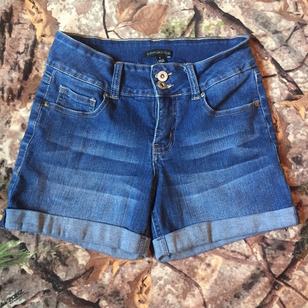 Signature Studio shorts